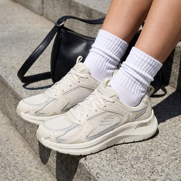 Skechers